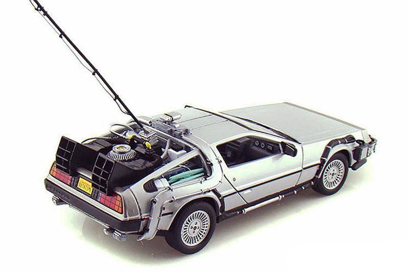 DeLorean Time Machine - Back To The Future - Escala 1:24 - Welly